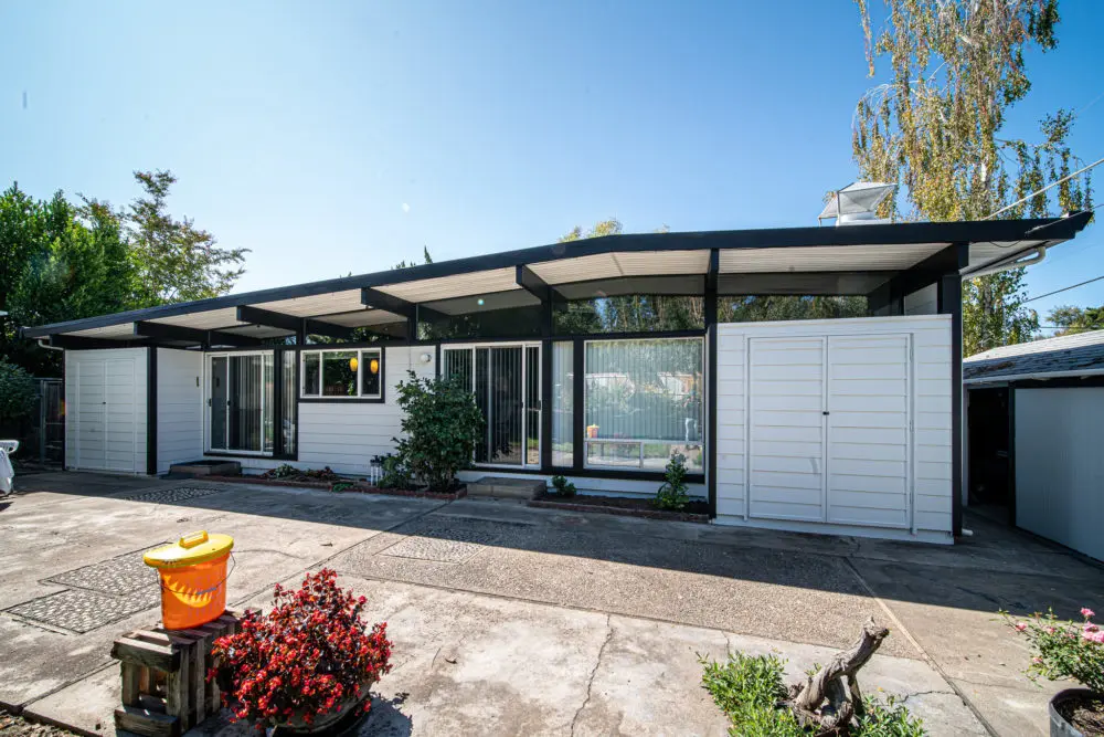 White siding installed by Sacramento's top general contractor